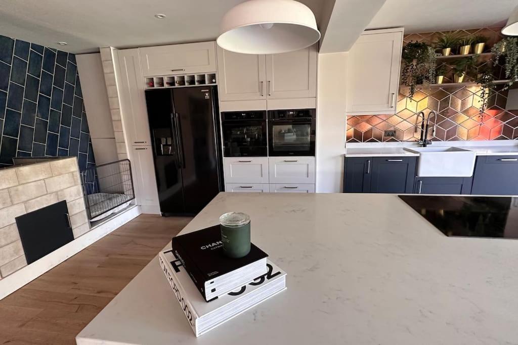 Formby, Spacious True Bungalow Steps From Beach Exterior foto